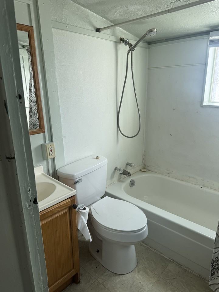 1215 Bragdon Avenue - Photo 5 of 8