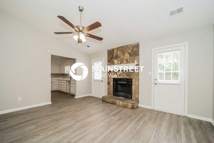 1127 Reynolds Ct - Photo 4 of 16