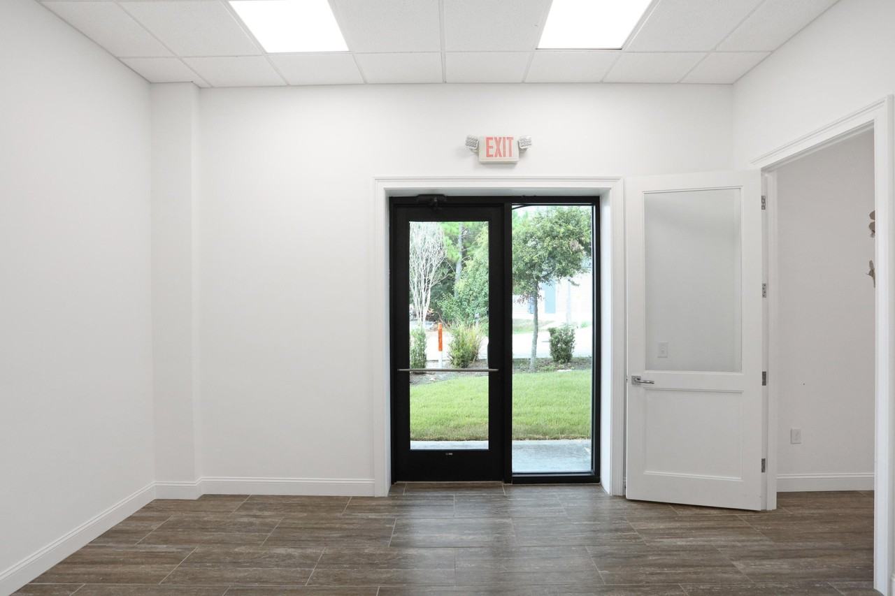 220 Business Centre Dr - Photo 4 of 37