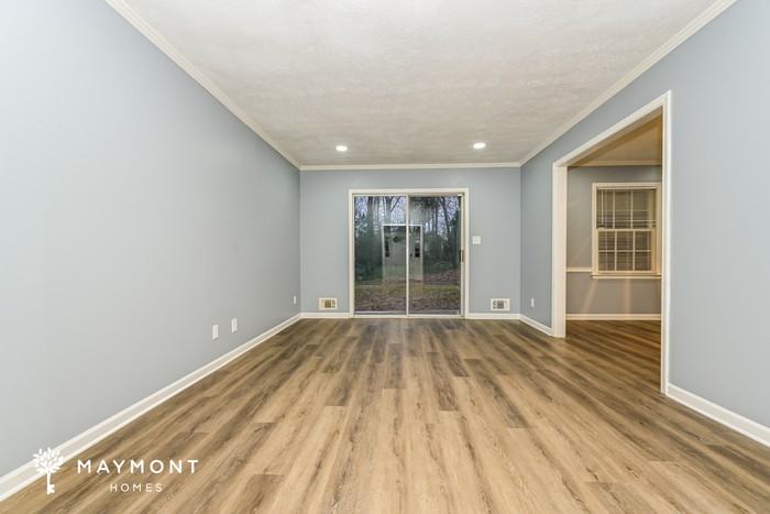 2902 Barcelona Way - Photo 6 of 16