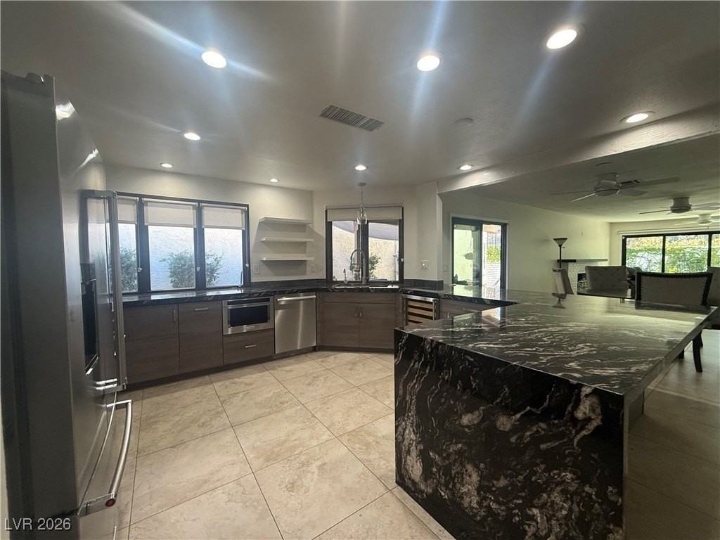 2208 Plaza Del Puerto - Photo 4 of 20