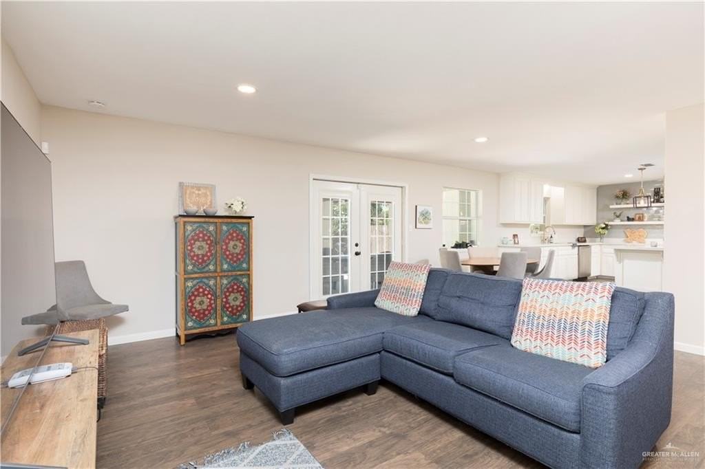 1609 Ulex Ave - Photo 5 of 23