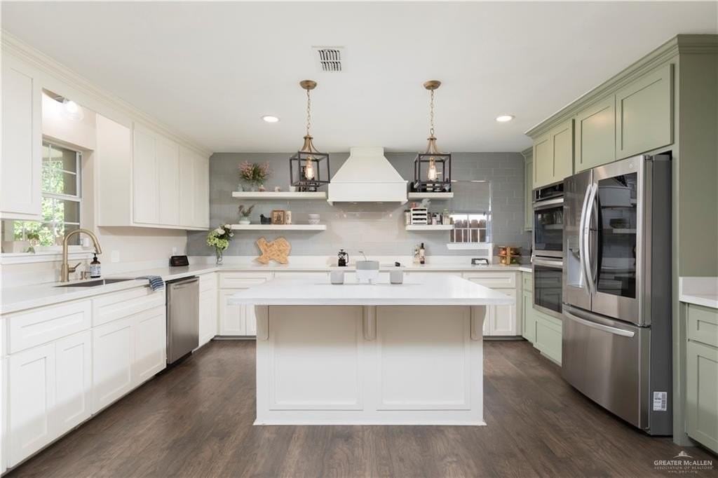 1609 Ulex Ave - Photo 7 of 23