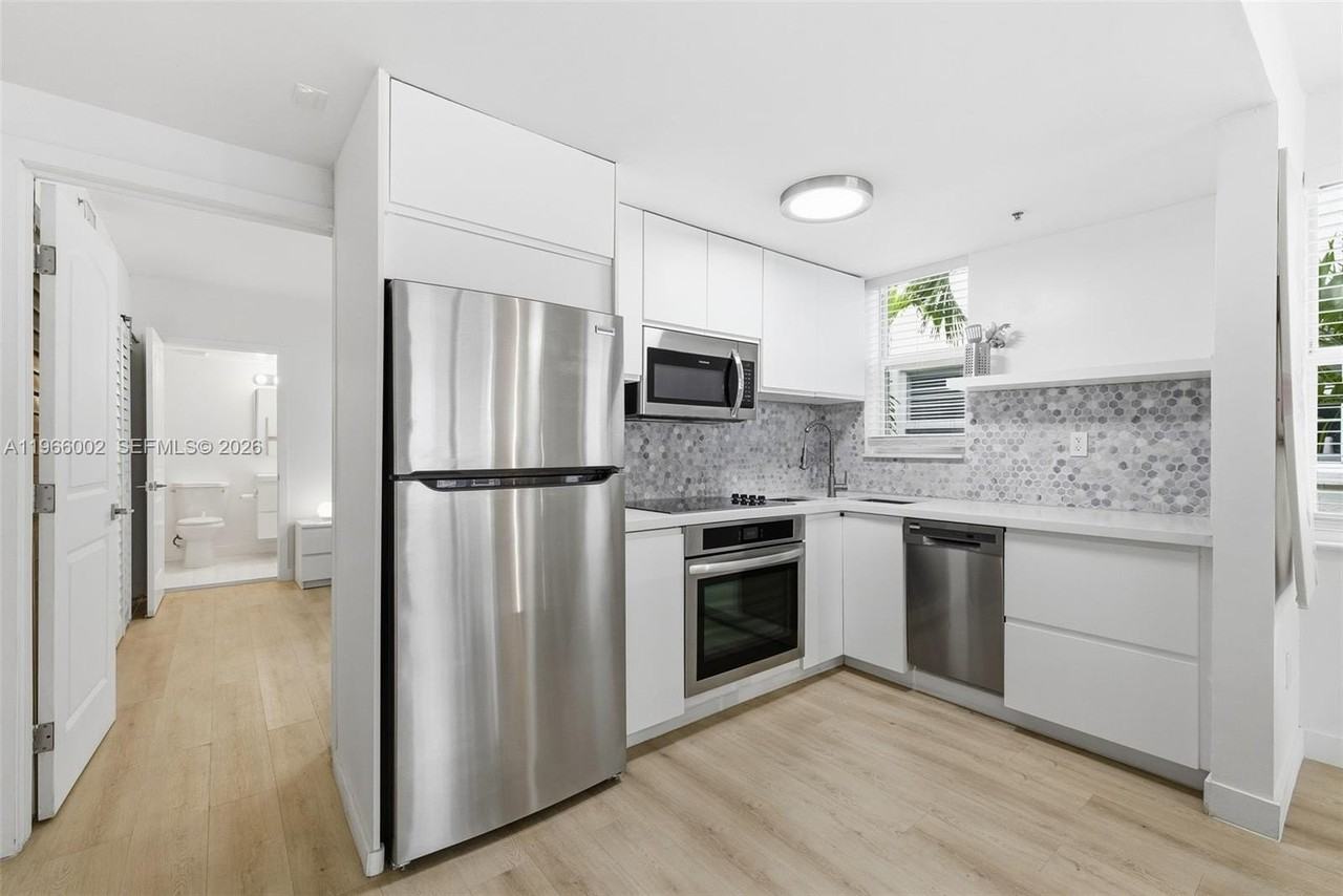 1550 Drexel Ave #207 - Photo 5 of 26