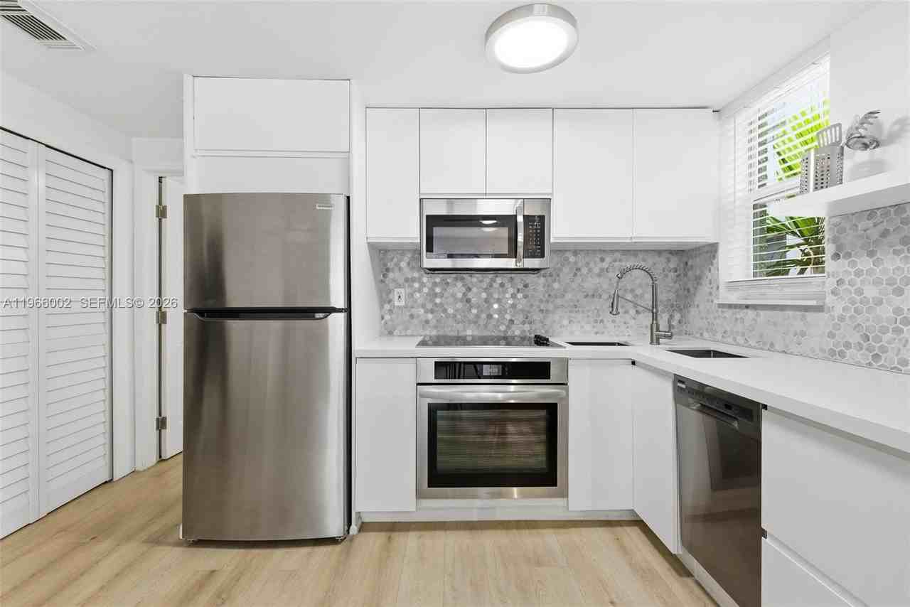 1550 Drexel Ave #207 - Photo 6 of 26