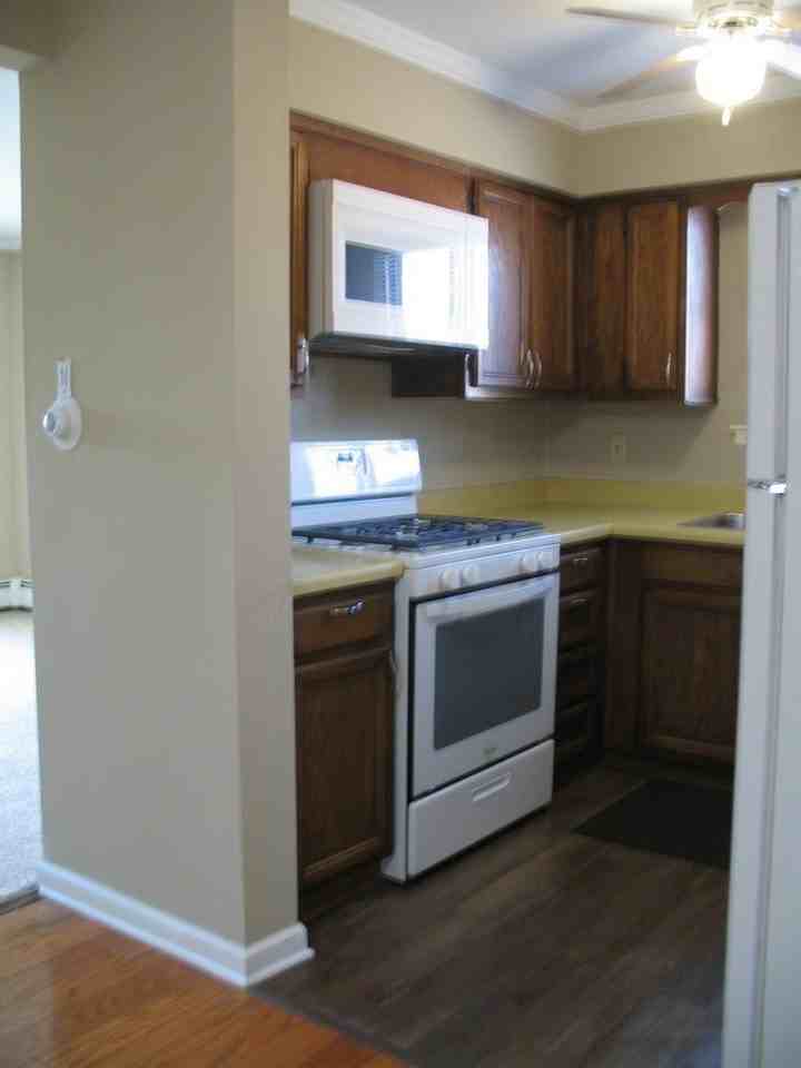 709 W 65th St Apt 5 #5 - Photo 7 of 15