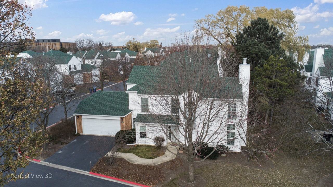 121 Pembroke Cir - Photo 2 of 22