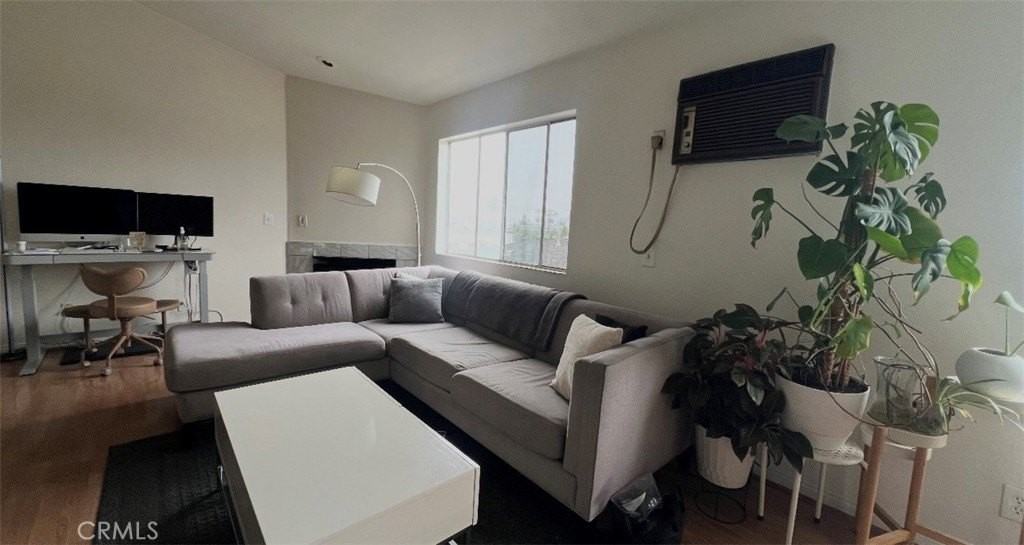 1143 Wilcox Pl - Photo 2 of 15