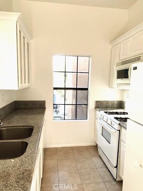 10531 Lakeside Dr S #I - Photo 6 of 12