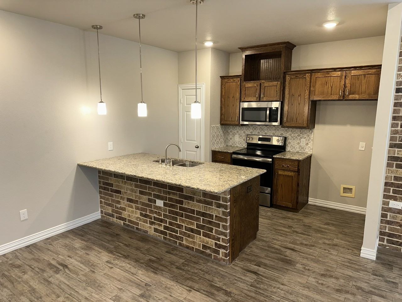 631 Wrigley Lane - Photo 6 of 20