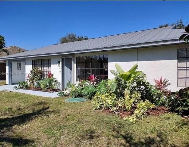 841 Nw Riverside Dr - Photo 2 of 17