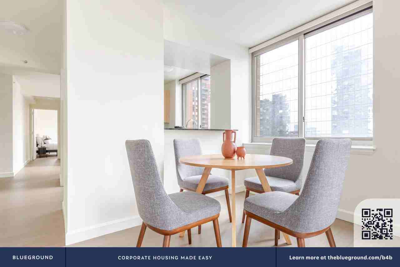 561 10th Avenue - Photo 5 of 27