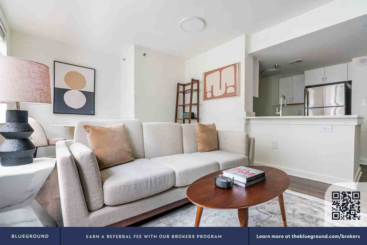 400 8th Street Northwest - Photo 5 of 52