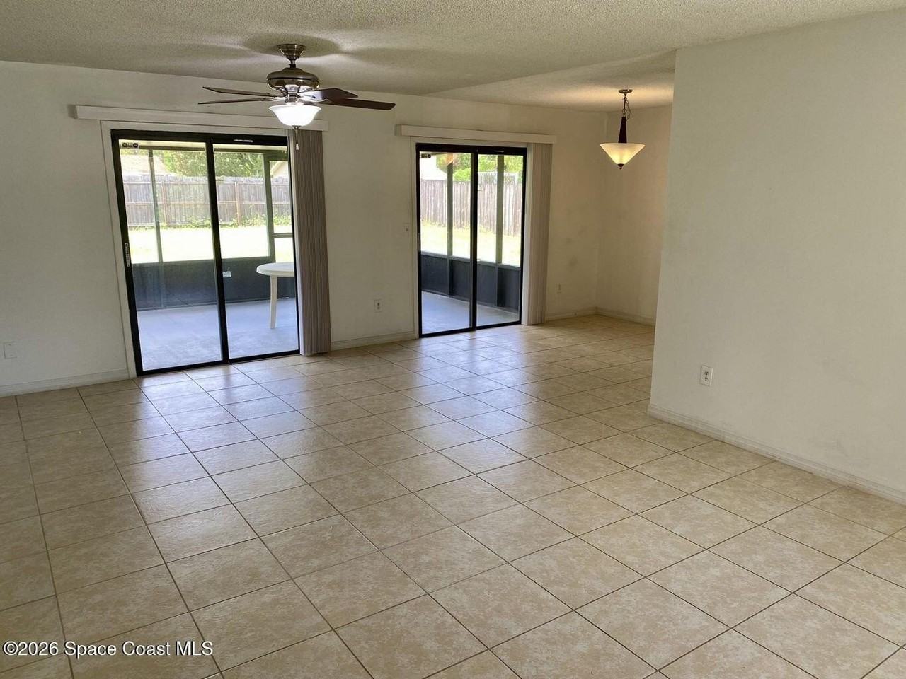 1279 Valencia St Se - Photo 2 of 15