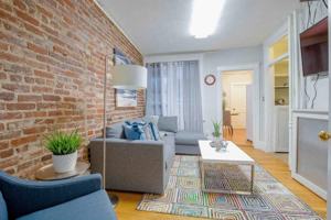 featured image of 11 Grove St