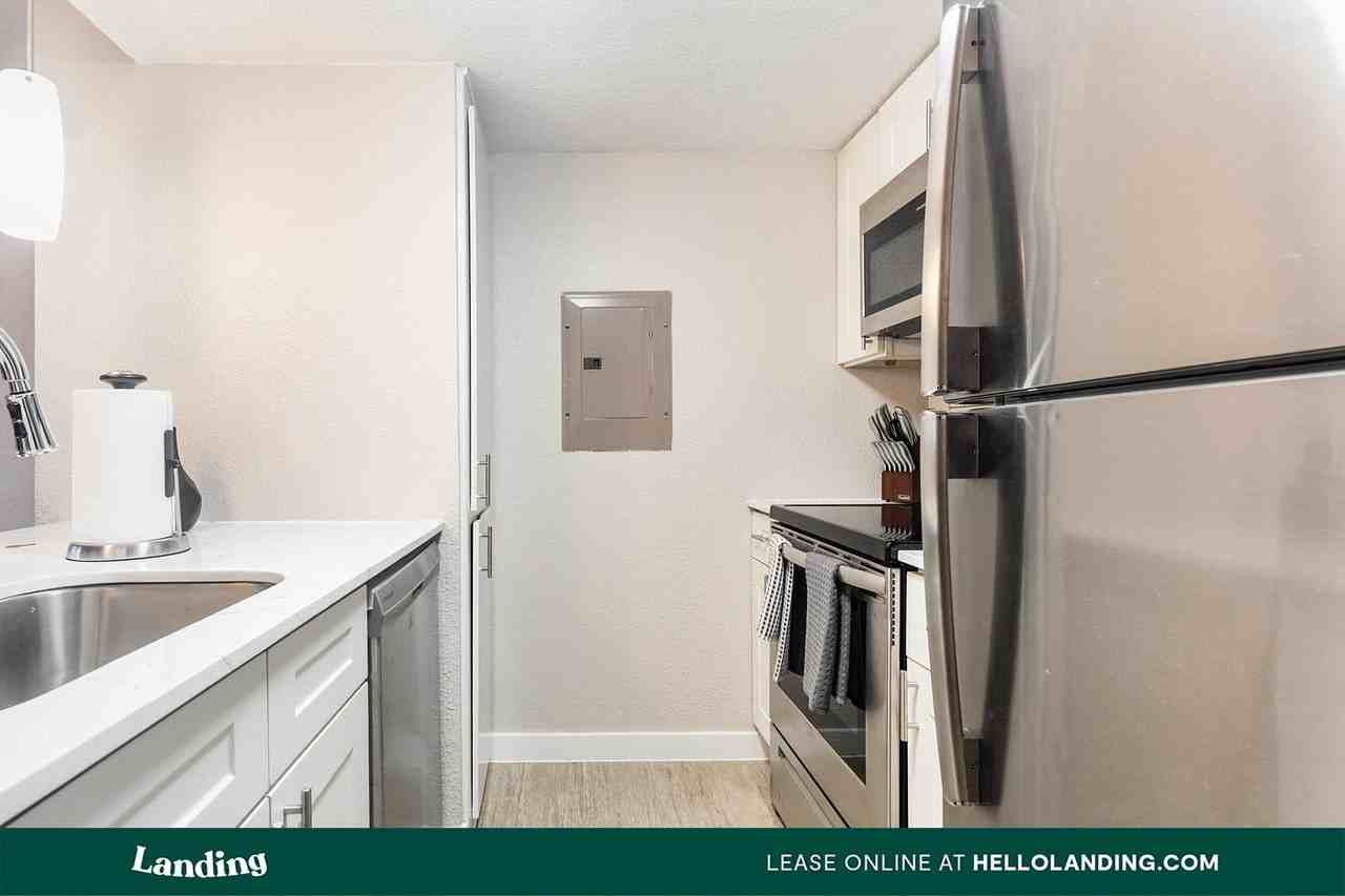 711 Brentford Pl, - Photo 6 of 50