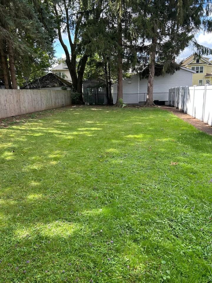 160 Stafford Ave #1363374P - Photo 5 of 27