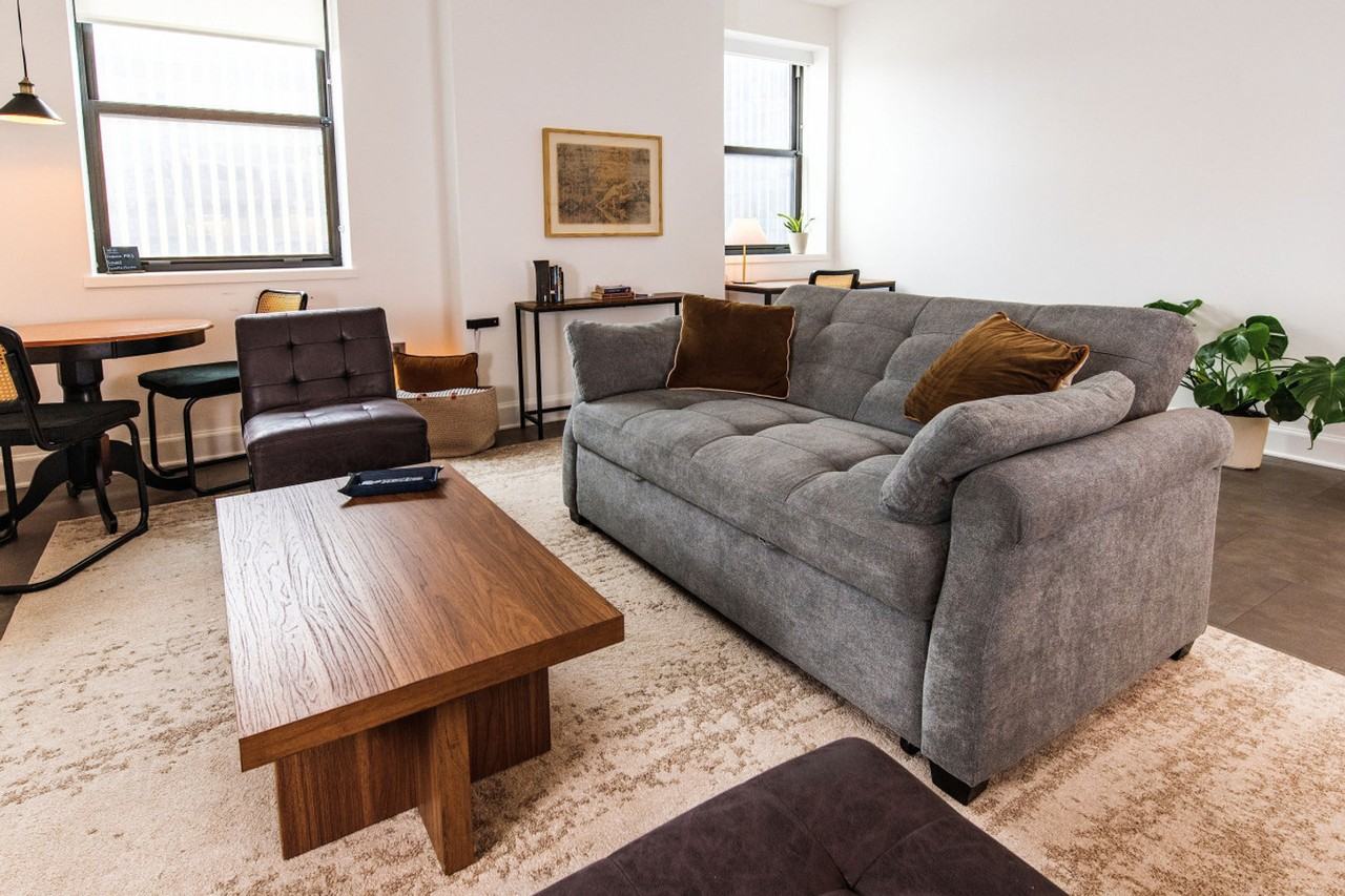 758 N Broadway #1379069P - Photo 3 of 21