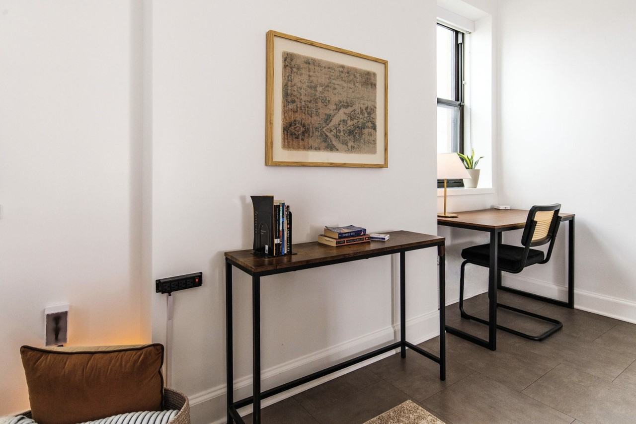 758 N Broadway #1379069P - Photo 5 of 21