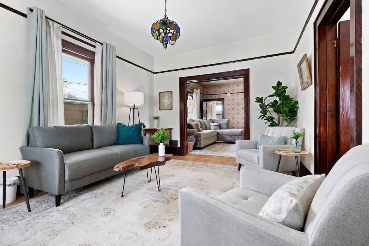 100 W 1st St #1460917P - Photo 2 of 50