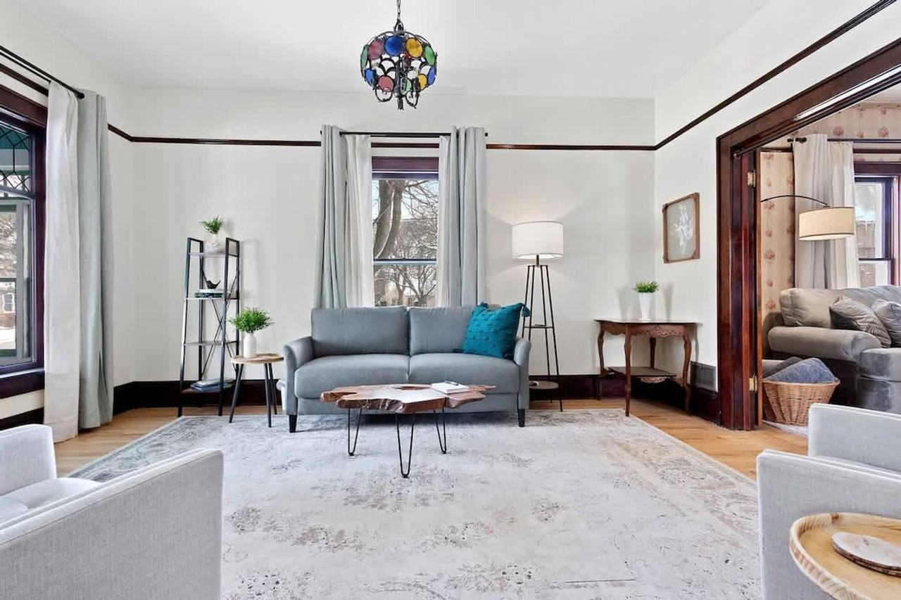 100 W 1st St #1460917P - Photo 3 of 50