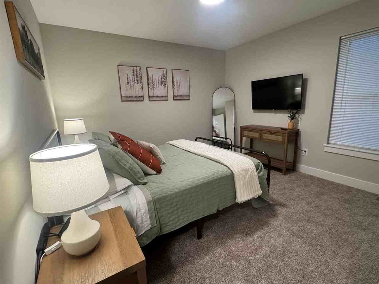 1249 Kinsmoor Ave #1460947P - Photo 5 of 19