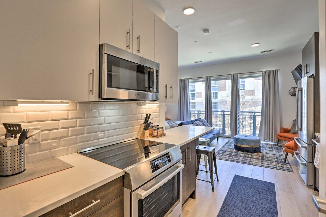 2530 Lawrence St #1386096P - Photo 4 of 24