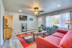 featured image of 1923 Lake Ave