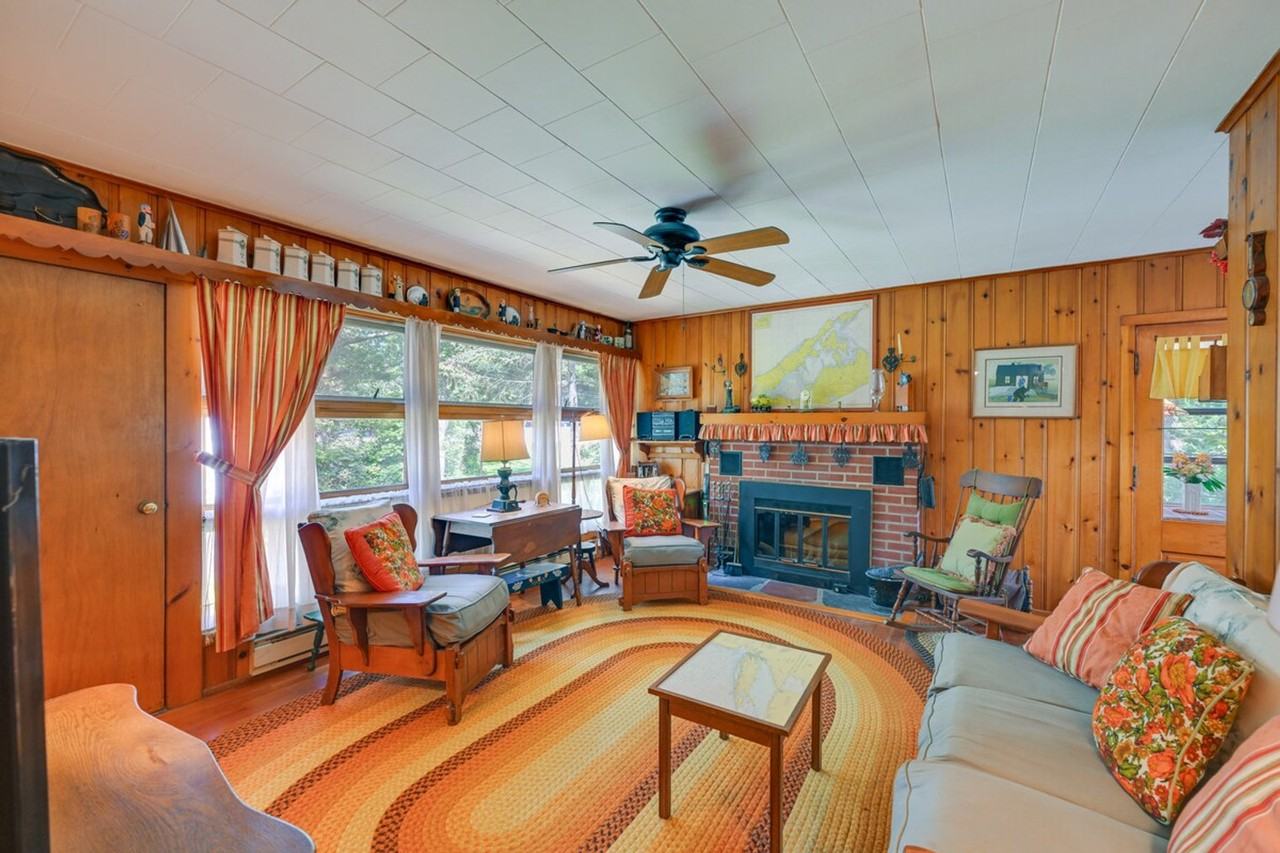 1955 Haywaters Rd #1300455P - Photo 4 of 31