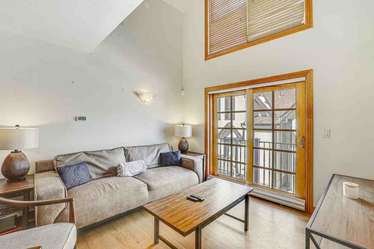 304 N Main St #1386182P - Photo 4 of 28