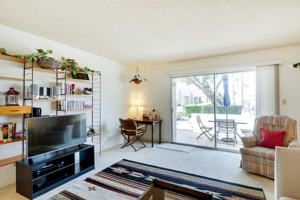 featured image of 445 S Desert Palm