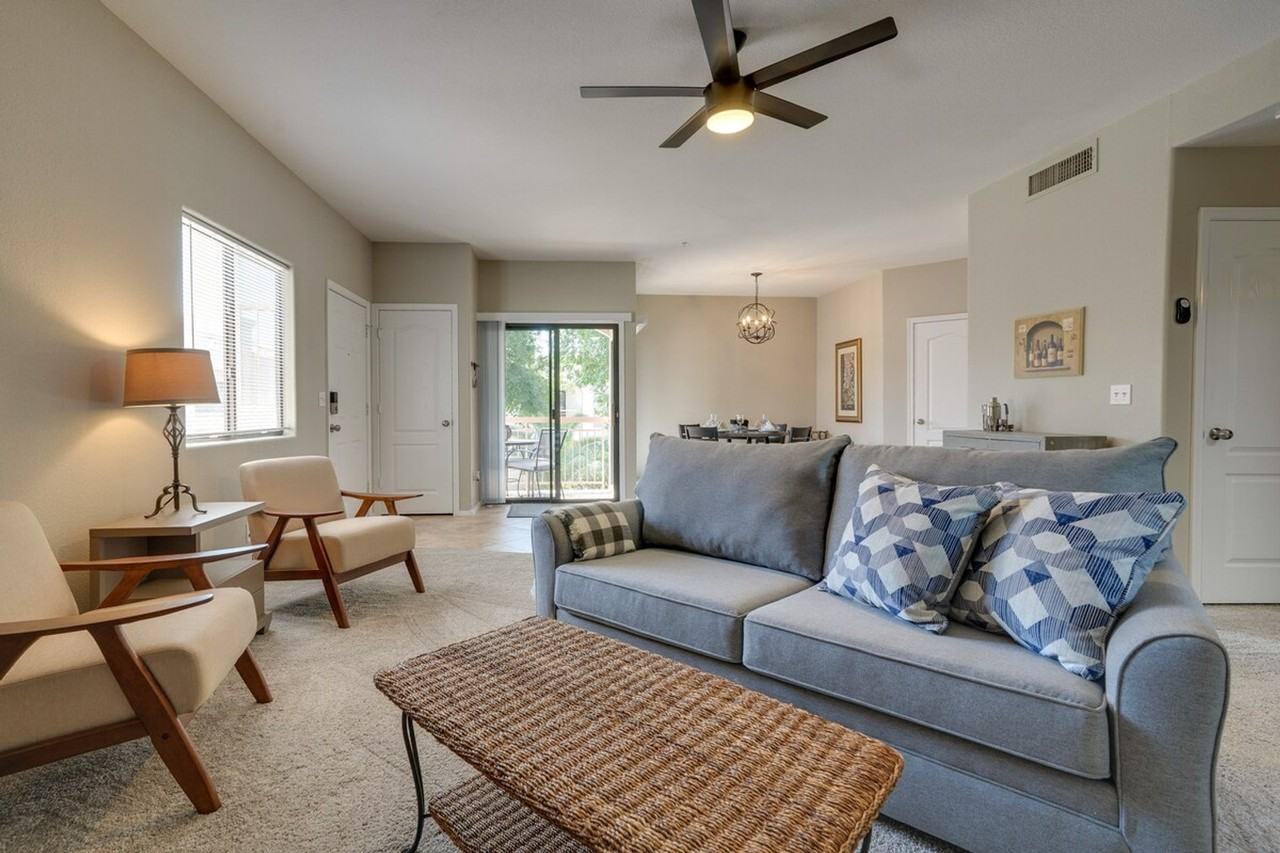 9151 W Greenway Rd #1386202P - Photo 5 of 31