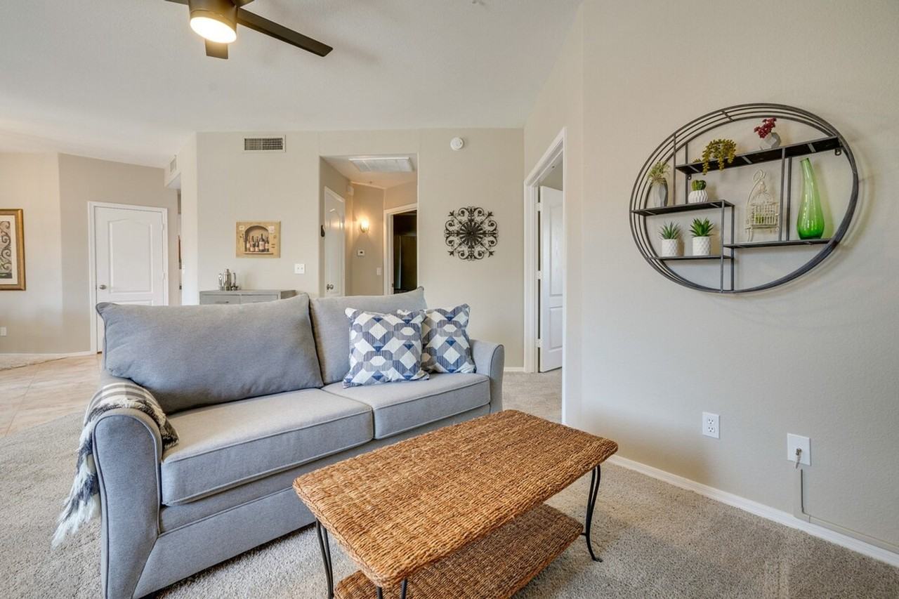 9151 W Greenway Rd #1386202P - Photo 6 of 31