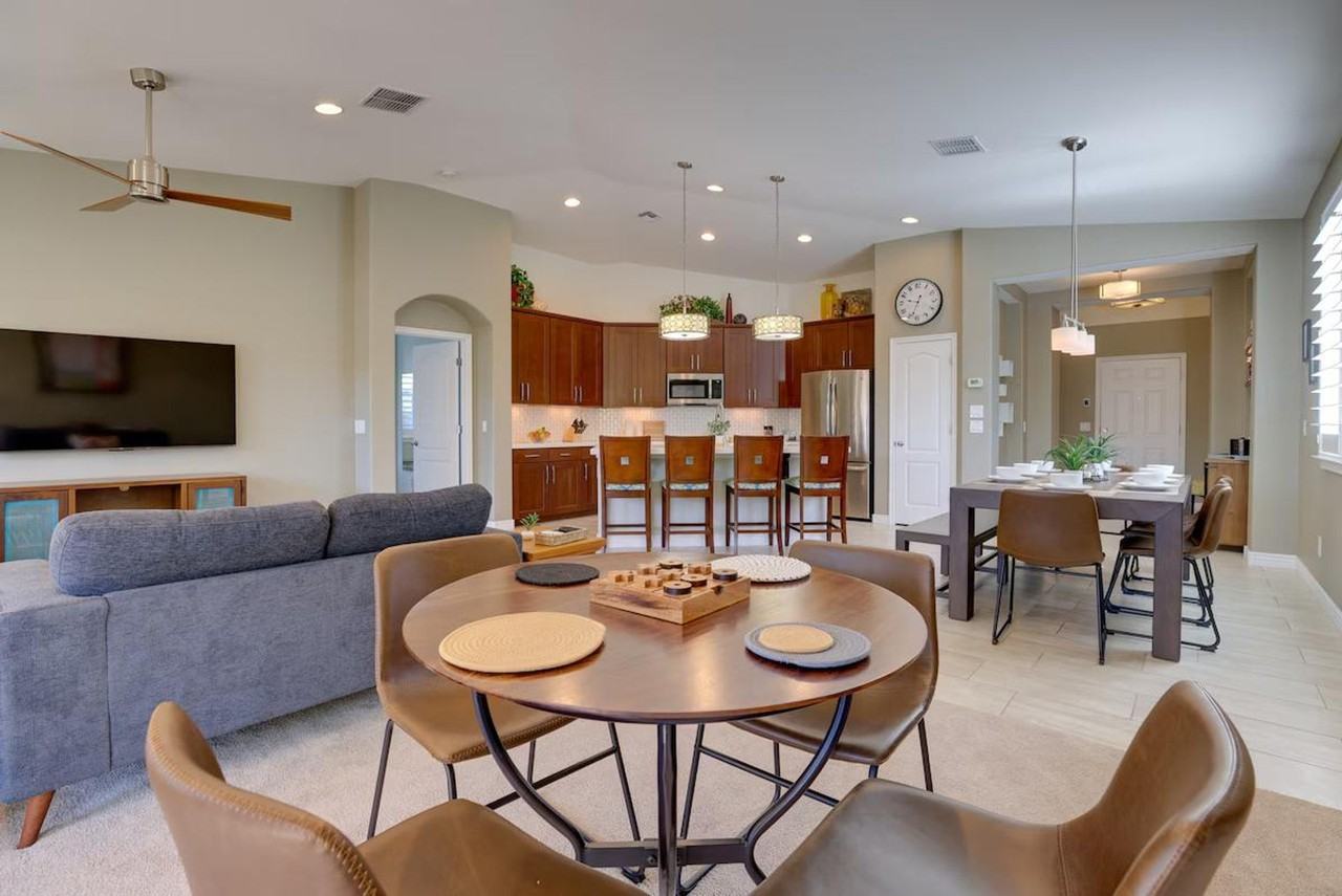 833 E Gary Ln #1385630P - Photo 2 of 43