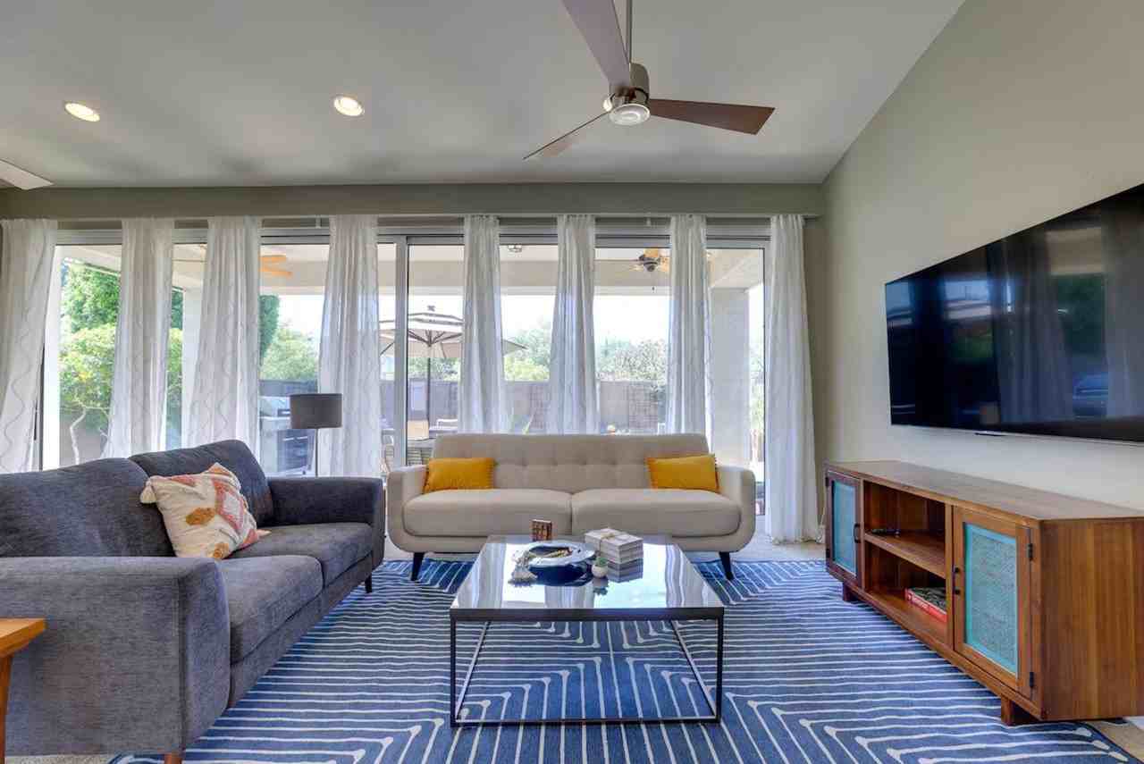 833 E Gary Ln #1385630P - Photo 4 of 43