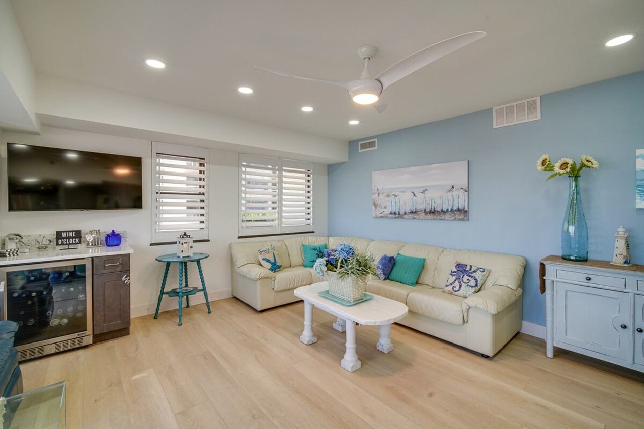 3101 Boardwalk #1300019P - Photo 2 of 33