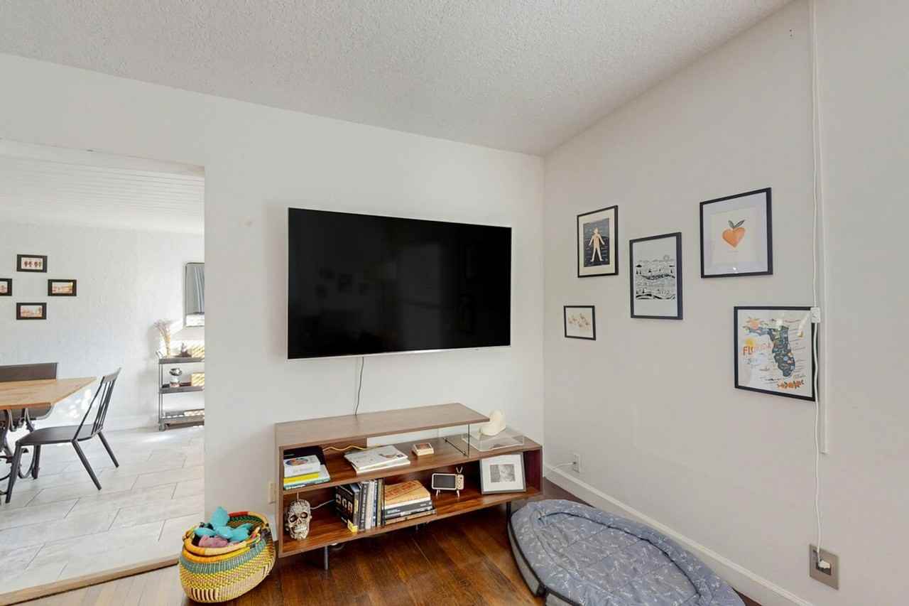 2501 Weber St #1385794P - Photo 2 of 20