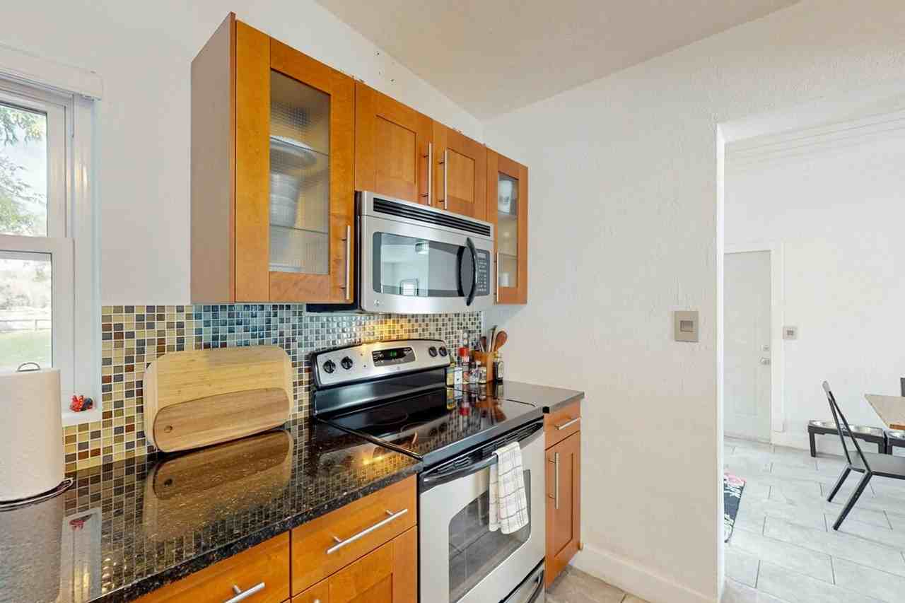 2501 Weber St #1385794P - Photo 7 of 20