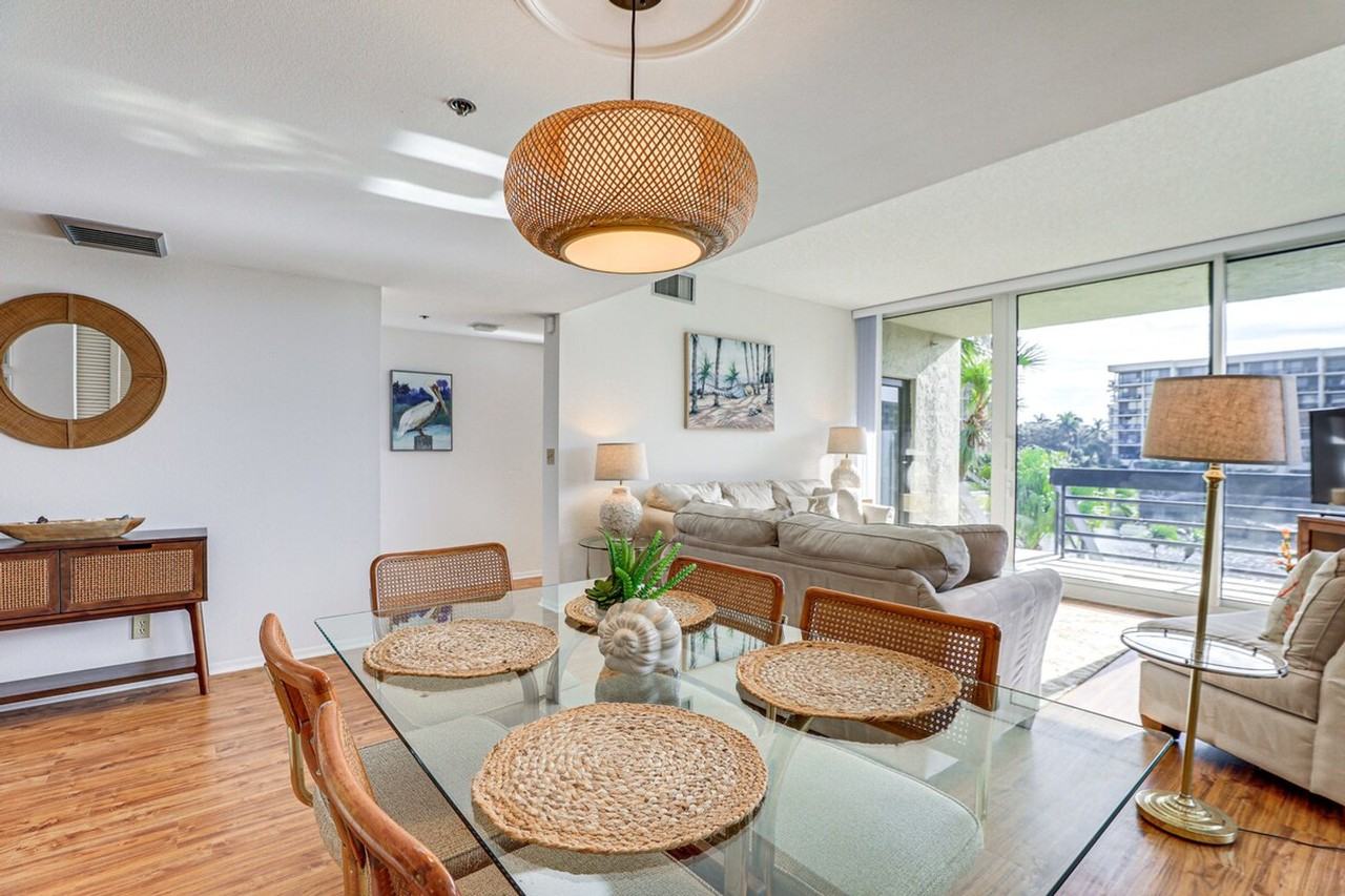 1109 Gulf Of Mexico Dr #1386020P - Photo 5 of 38