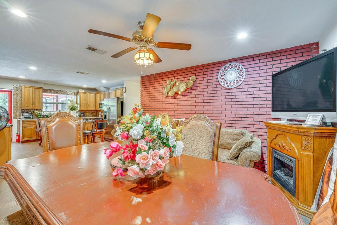 281 W 18th St #1385729P - Photo 5 of 25