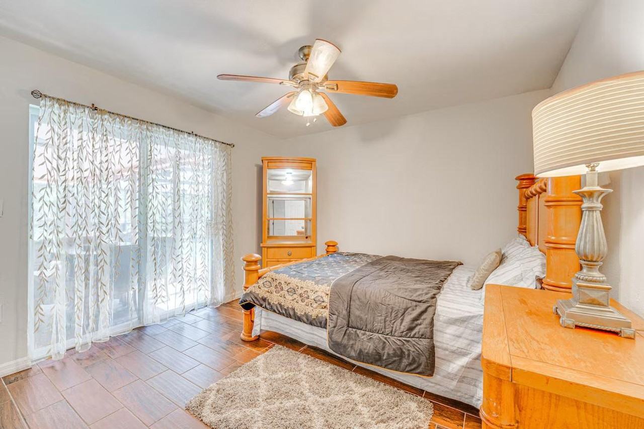 281 W 18th St #1385729P - Photo 7 of 25