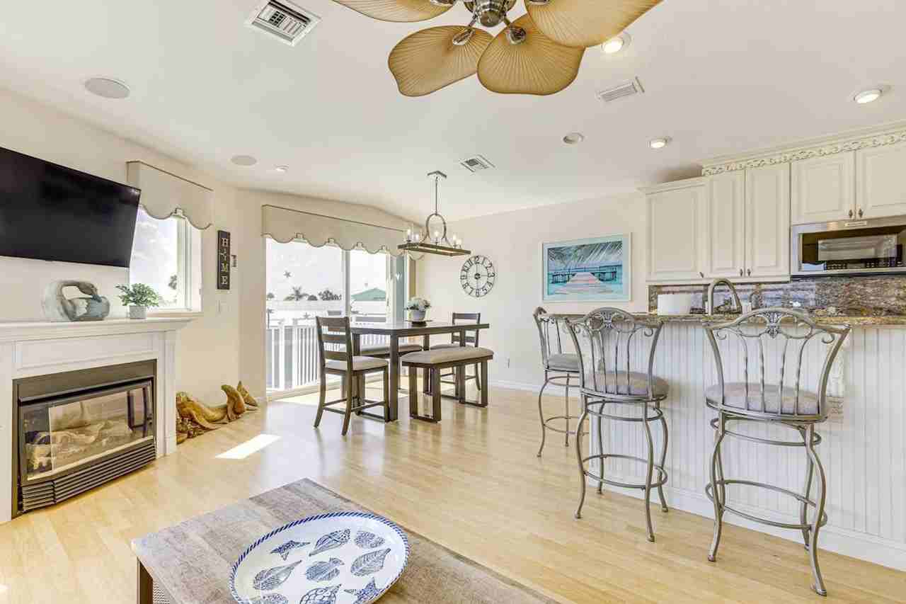 1333 Nettles Blvd #1386104P - Photo 2 of 42