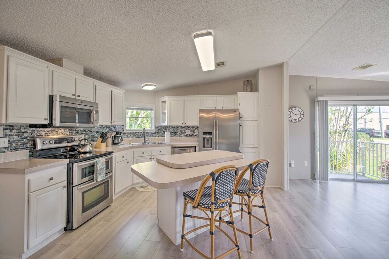 9896 61st Ter #1385860P - Photo 4 of 25