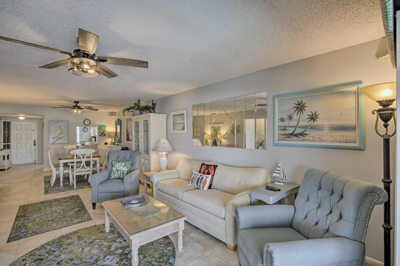 1009 Se 46th Ln #1385796P - Photo 4 of 33