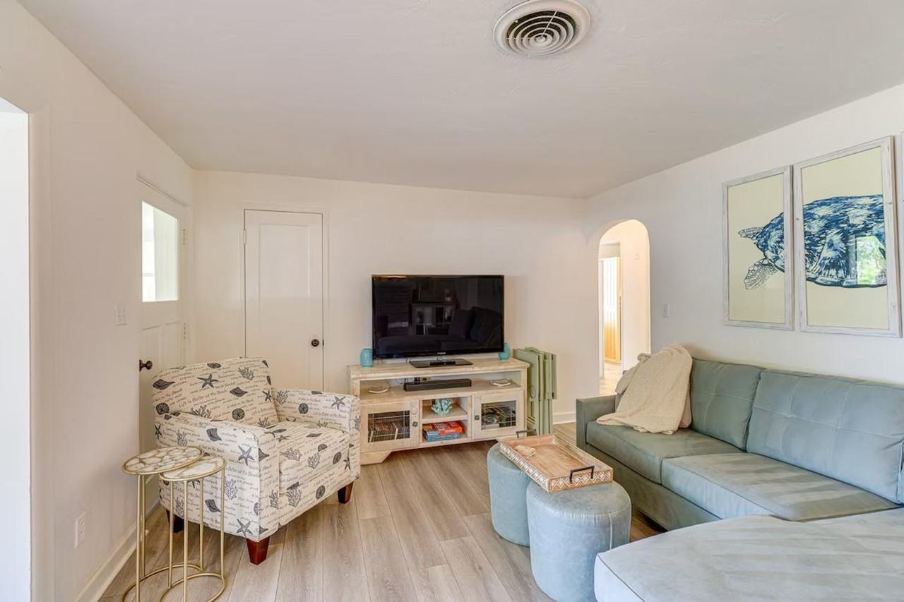 2042 37th Ave #1385903P - Photo 3 of 24