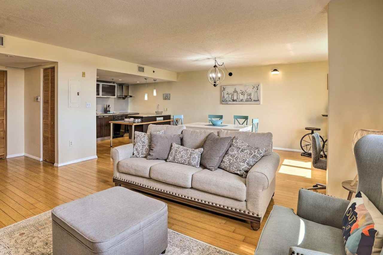 701 S Madison Ave #1386150P - Photo 6 of 25