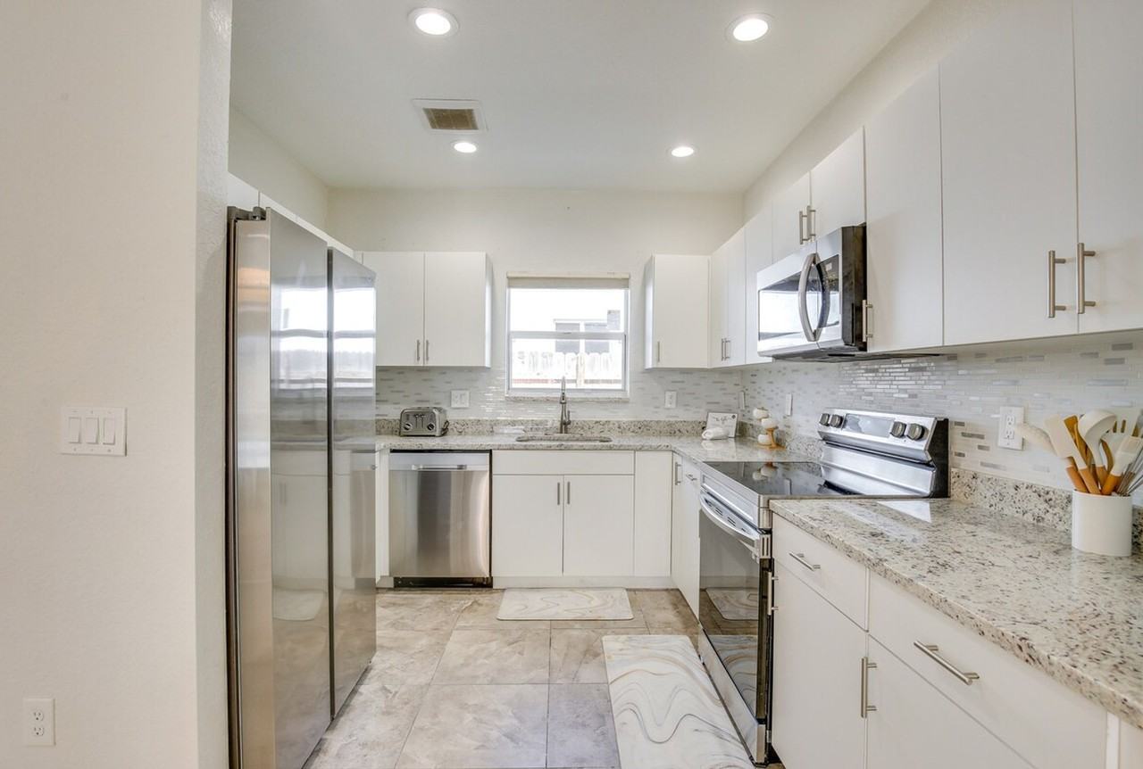 2601 Nw 15th Ct #1307079P - Photo 2 of 29