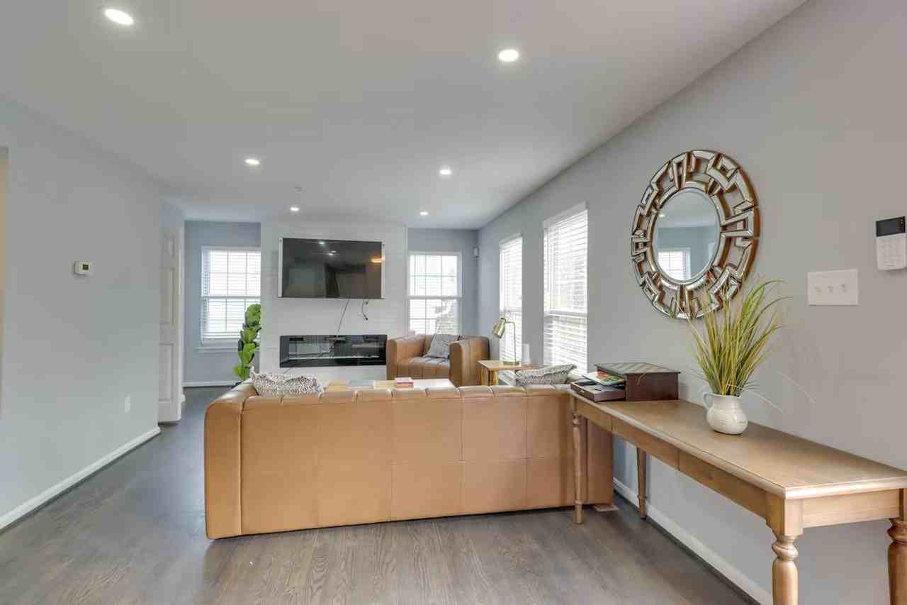 3102 Hillside Ave #1386207P - Photo 4 of 26