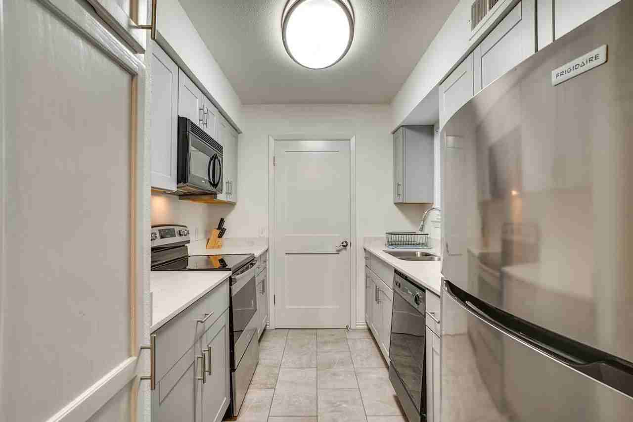 6648 E Lovers Ln #1385662P - Photo 3 of 23