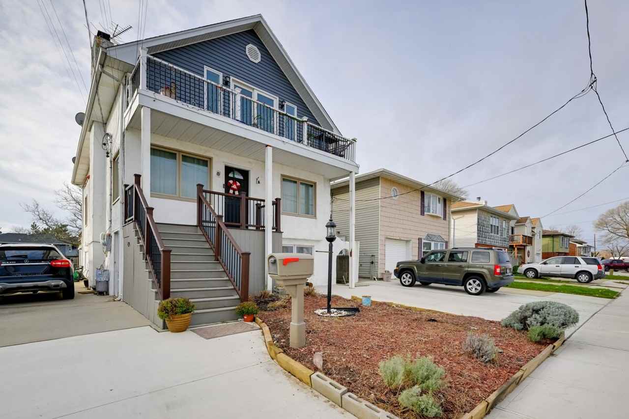 1017 California Pl S #1300282P - Photo 2 of 27